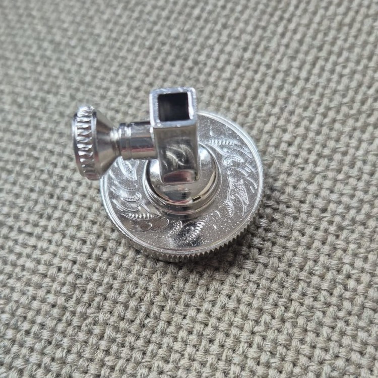 ENGELBERT SCHMID nakrętka wentyla waltorni z uchytem do lirki do nut, niklowana-114703